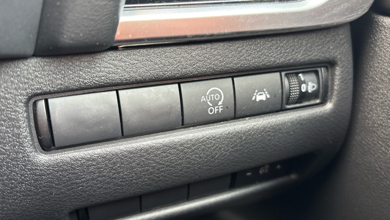 Nissan Qashqai 1.3 DiG-T MH N-Connecta 5dr Petrol Hatchback